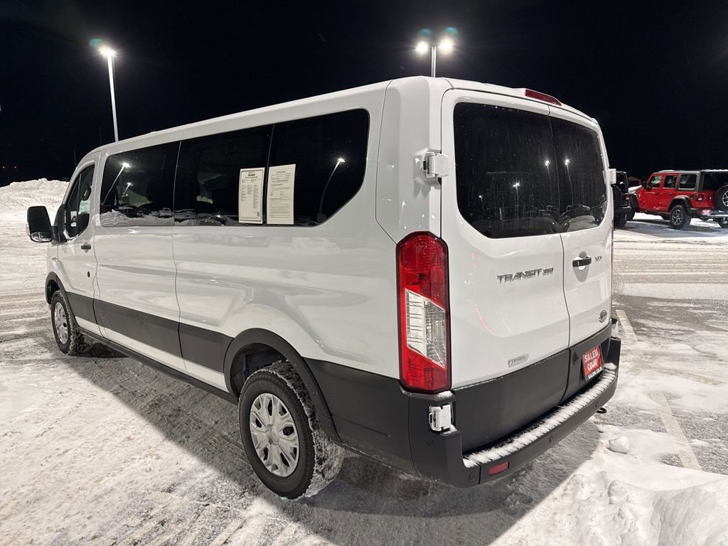Used 2023 Ford Transit 350 XLT image 5