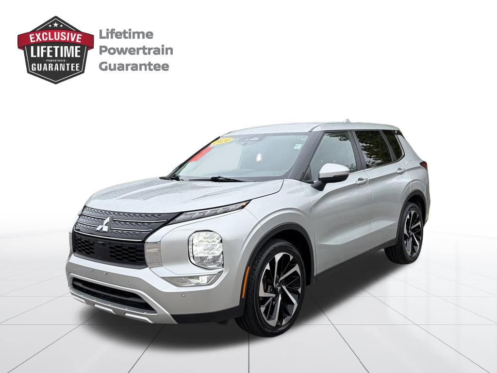 Used 2024 Mitsubishi Outlander SE FWD image 1