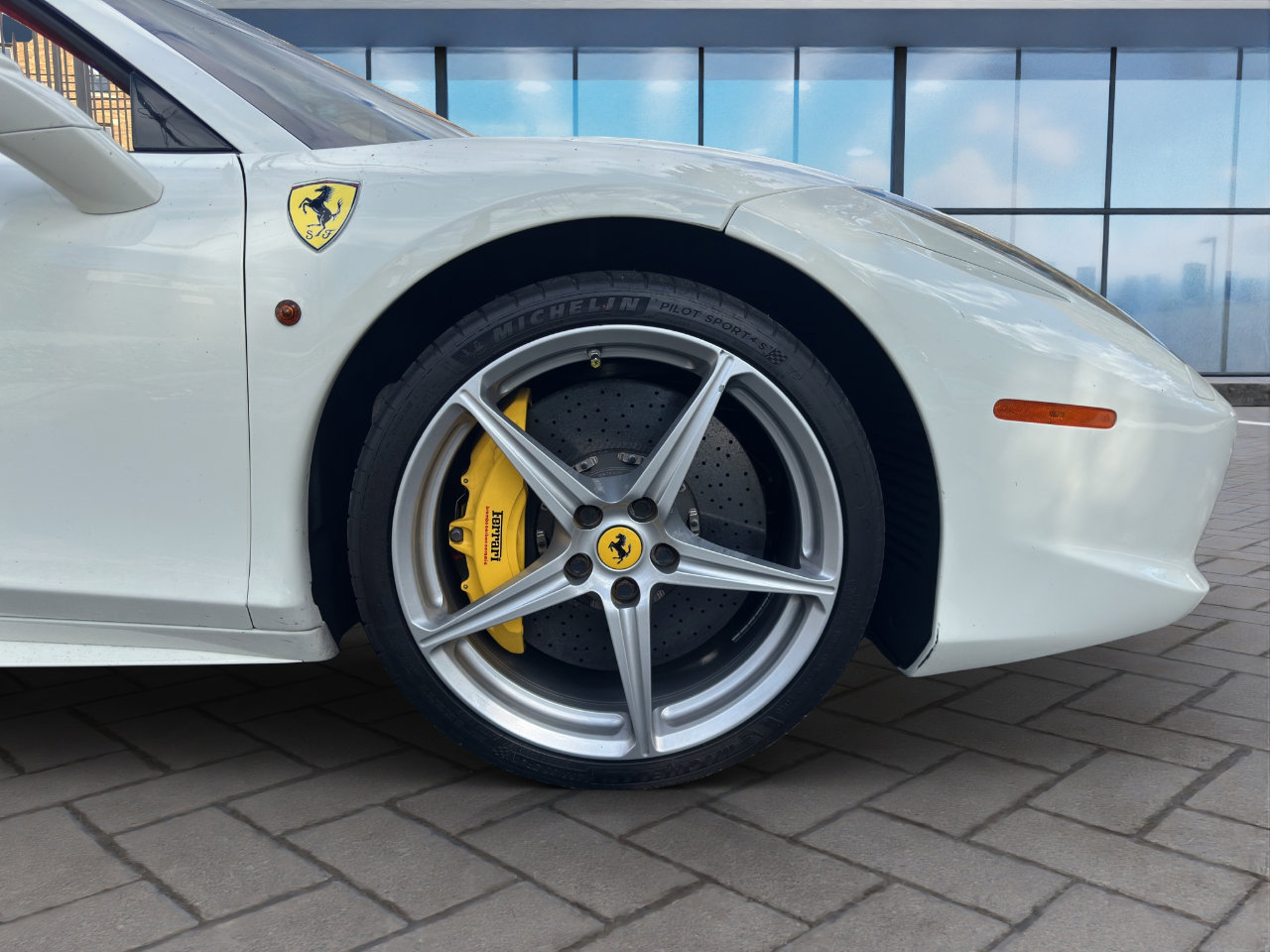 Used 2013 Ferrari 458 Spider 2dr Conv image 25