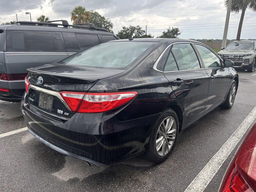 Used 2015 Toyota Camry SE w/ Moonroof Package FWD image 3