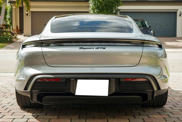 Used 2024 Porsche Taycan GTS image 7