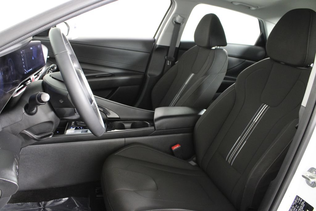 Certified 2024 Hyundai Elantra SEL w/ Convenience Package FWD image 21