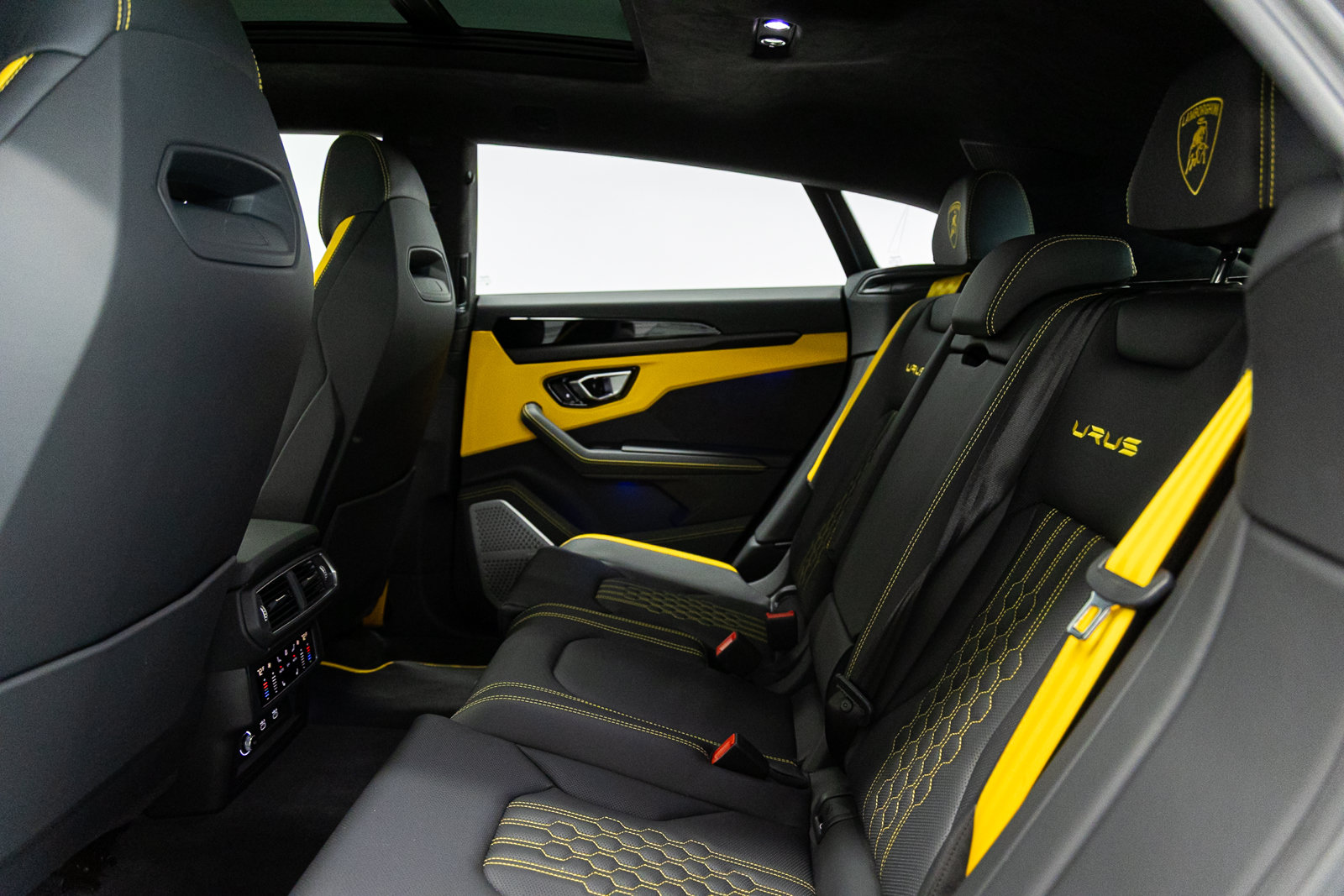 Used 2024 Lamborghini Urus S AWD/4WD image 40