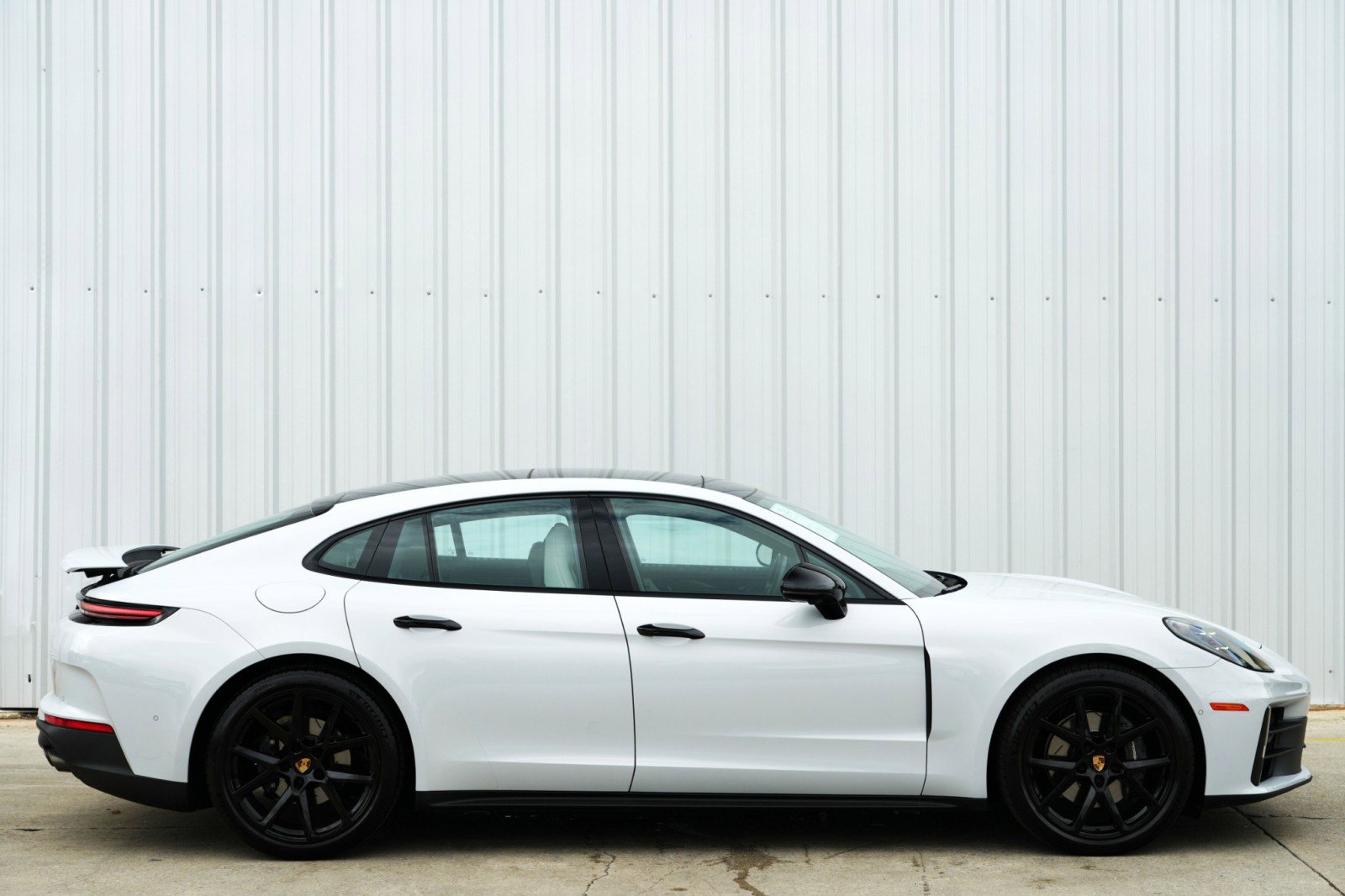 Used 2024 Porsche Panamera 4 w/ Premium Package image 57