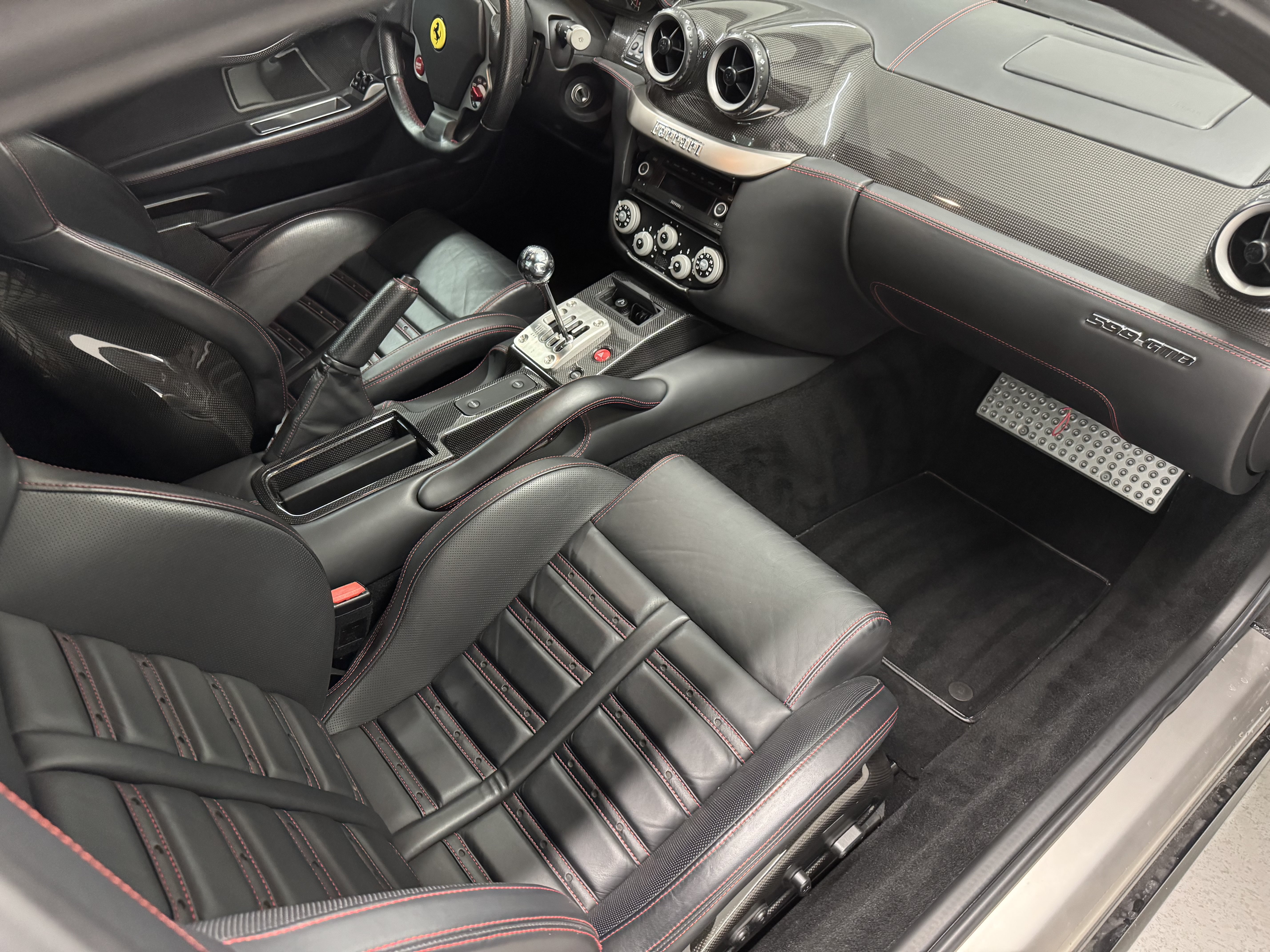 Used 2010 Ferrari 599 GTB Fiorano RWD image 12