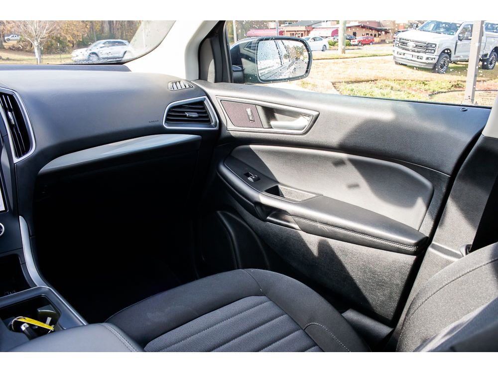 Used 2022 Ford Edge SE w/ Black Appearance Package image 15