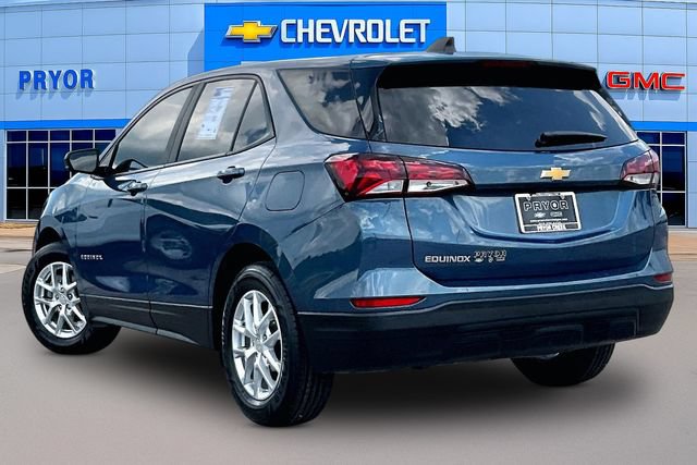 Used 2024 Chevrolet Equinox LS w/ LS Convenience Package FWD image 4