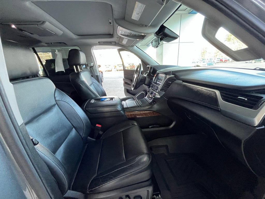 Used 2020 Chevrolet Suburban Premier AWD/4WD image 19