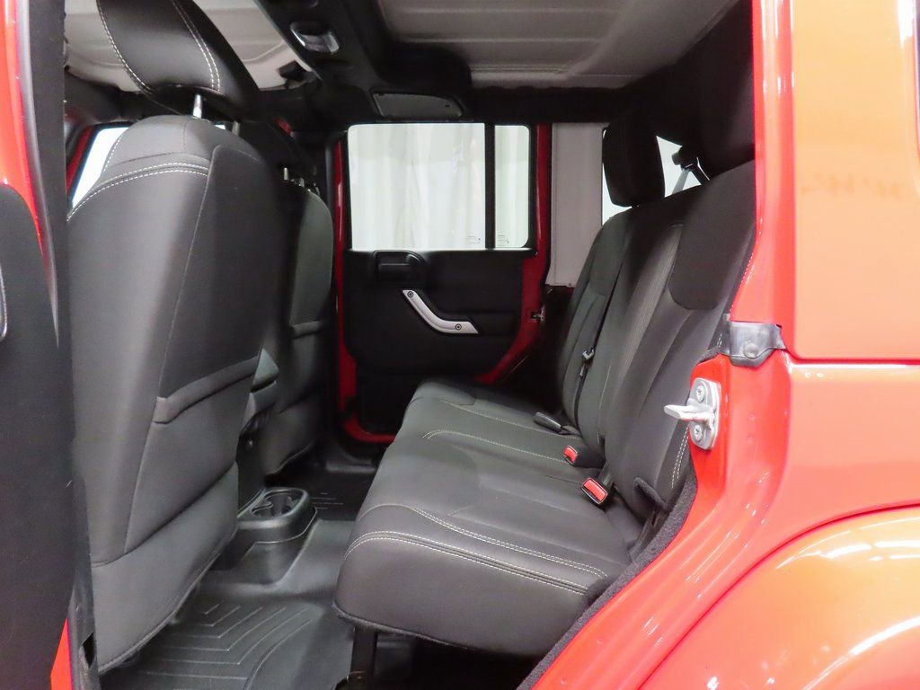 Used 2017 Jeep Wrangler Unlimited Sahara w/ Connectivity Group image 10