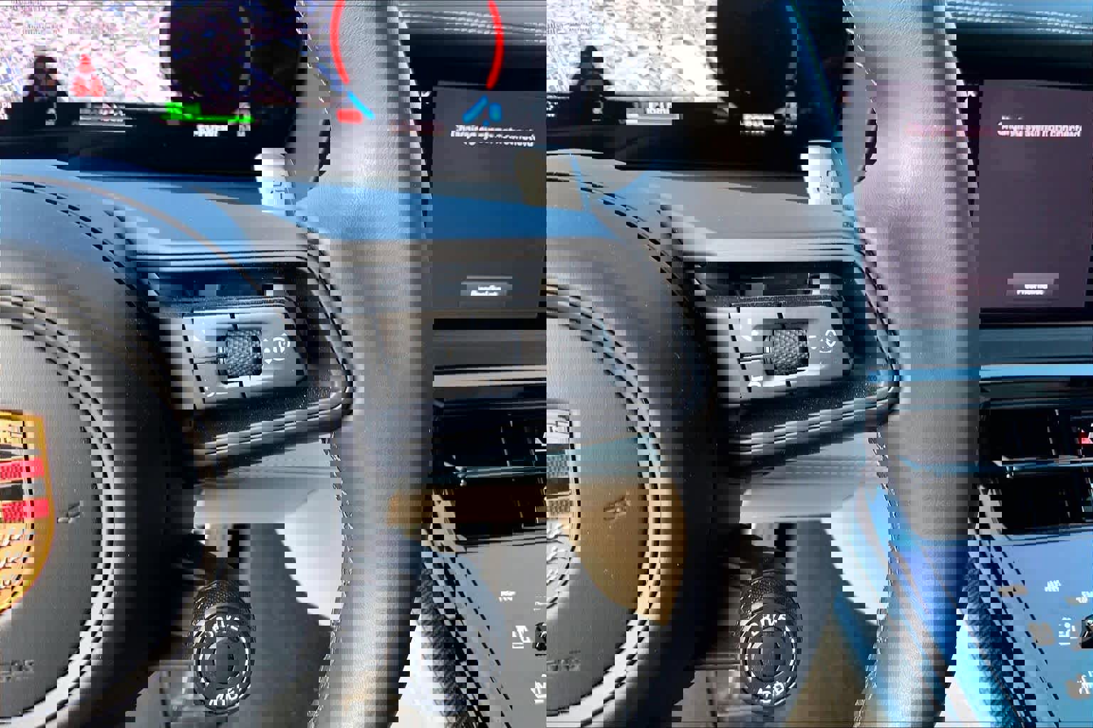 Used 2025 Porsche Panamera 4 image 24