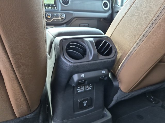 Used 2022 Jeep Wrangler Unlimited Sahara w/ Cold Weather Group AWD/4WD image 16
