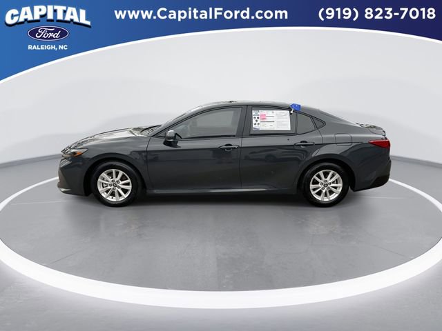 Used 2025 Toyota Camry LE image 5