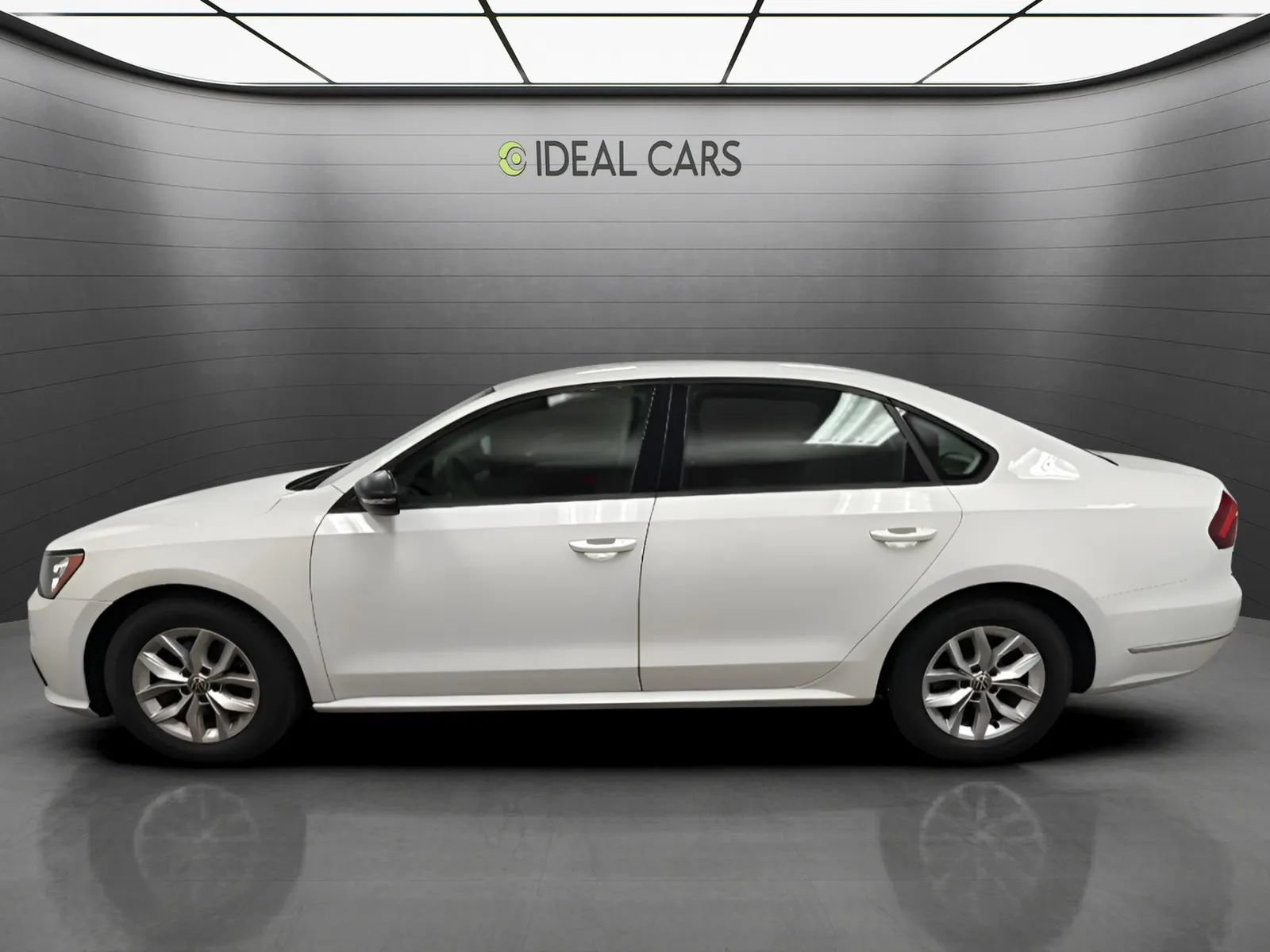 Used 2018 Volkswagen Passat 2.0T S w/ Driver Assistance Package FWD image 8