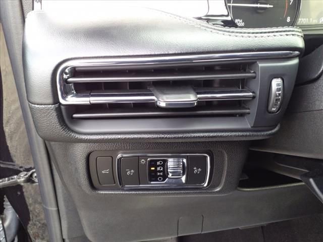 Certified 2021 Lincoln Corsair AWD w/ Equipment Group 101A image 14