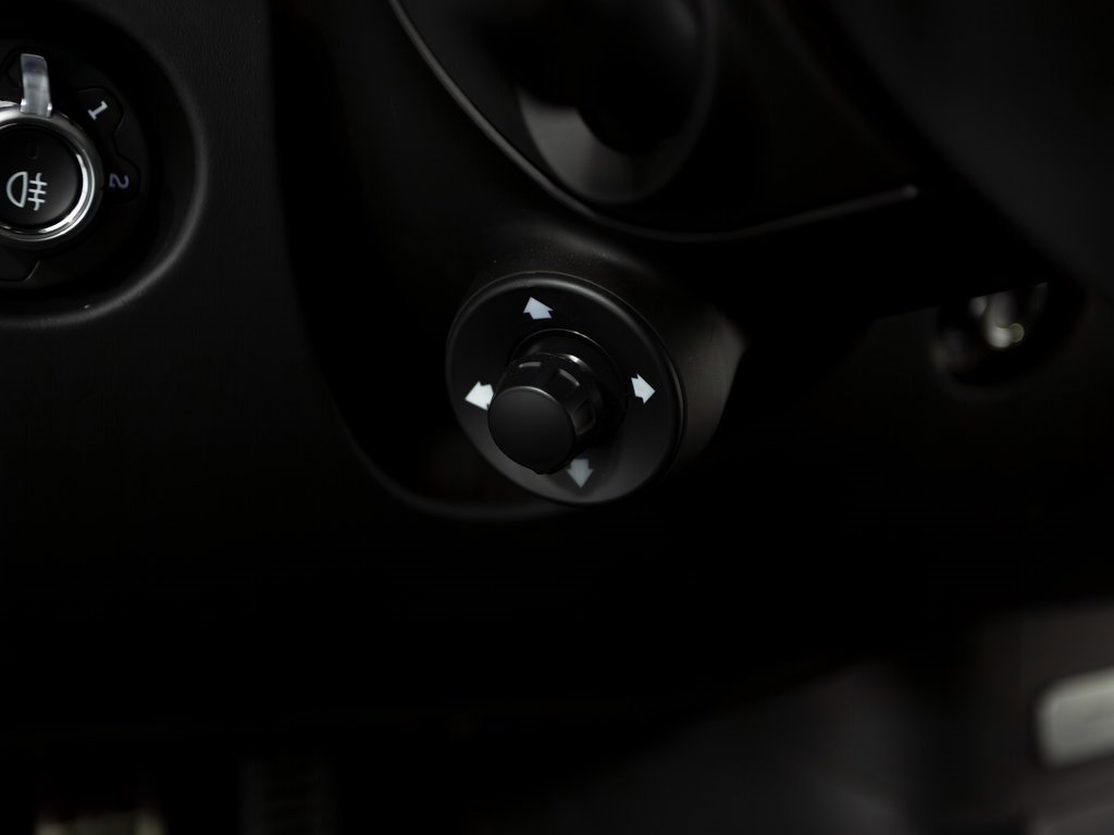 Used 2023 McLaren Artura image 21