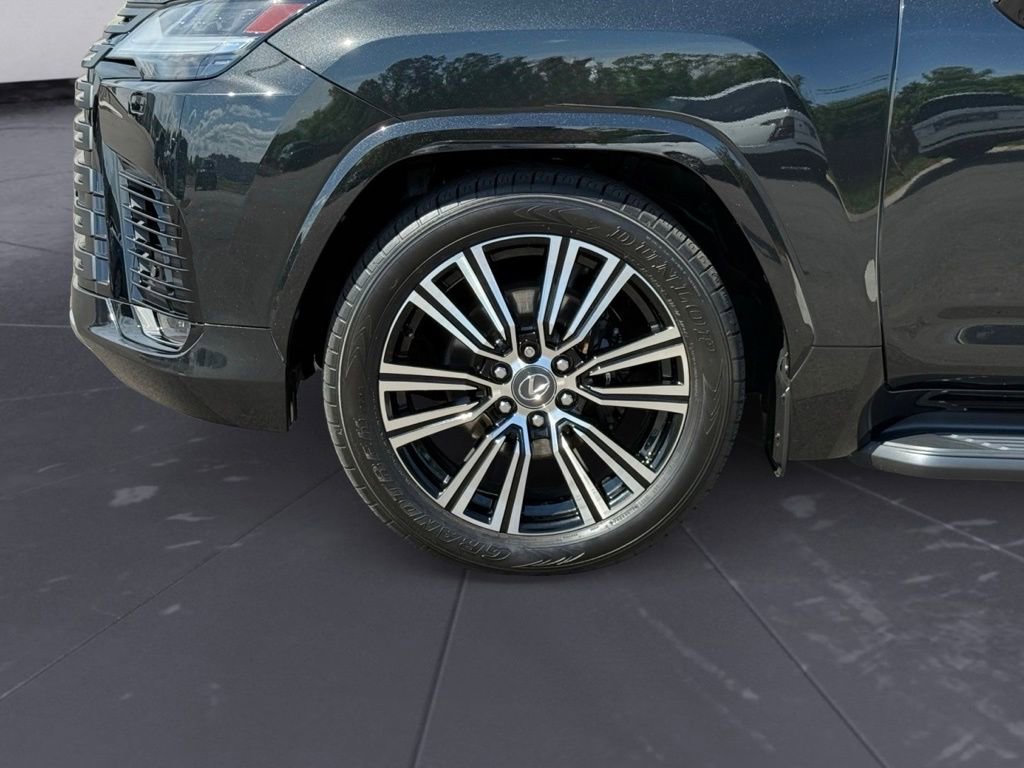 Used 2024 Lexus LX 600 4WD w/ Luxury Package image 10