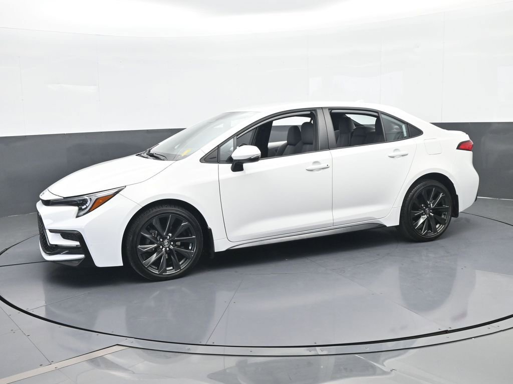 Used 2024 Toyota Corolla SE video 2