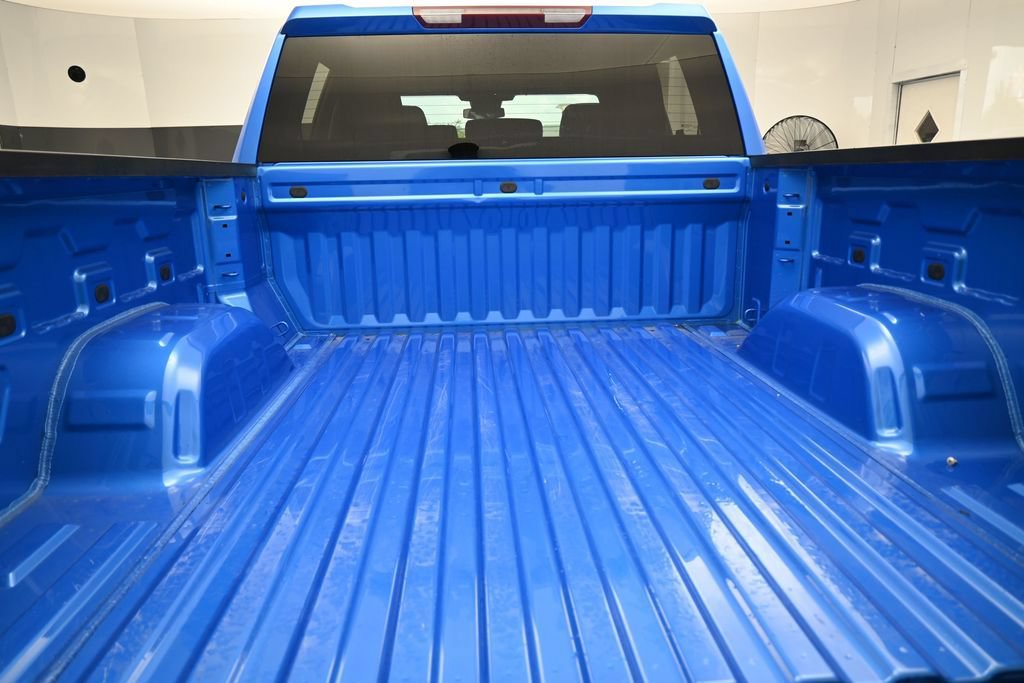 Used 2025 Chevrolet Silverado 1500 Custom w/ Turbomax Blackout Package AWD/4WD image 32