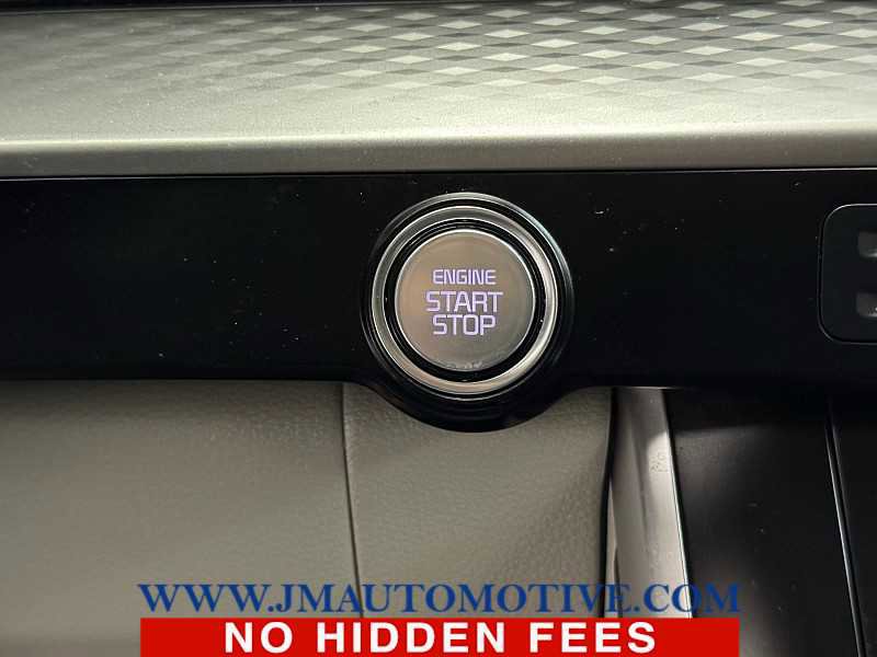 Used 2024 Kia Carnival LX image 43