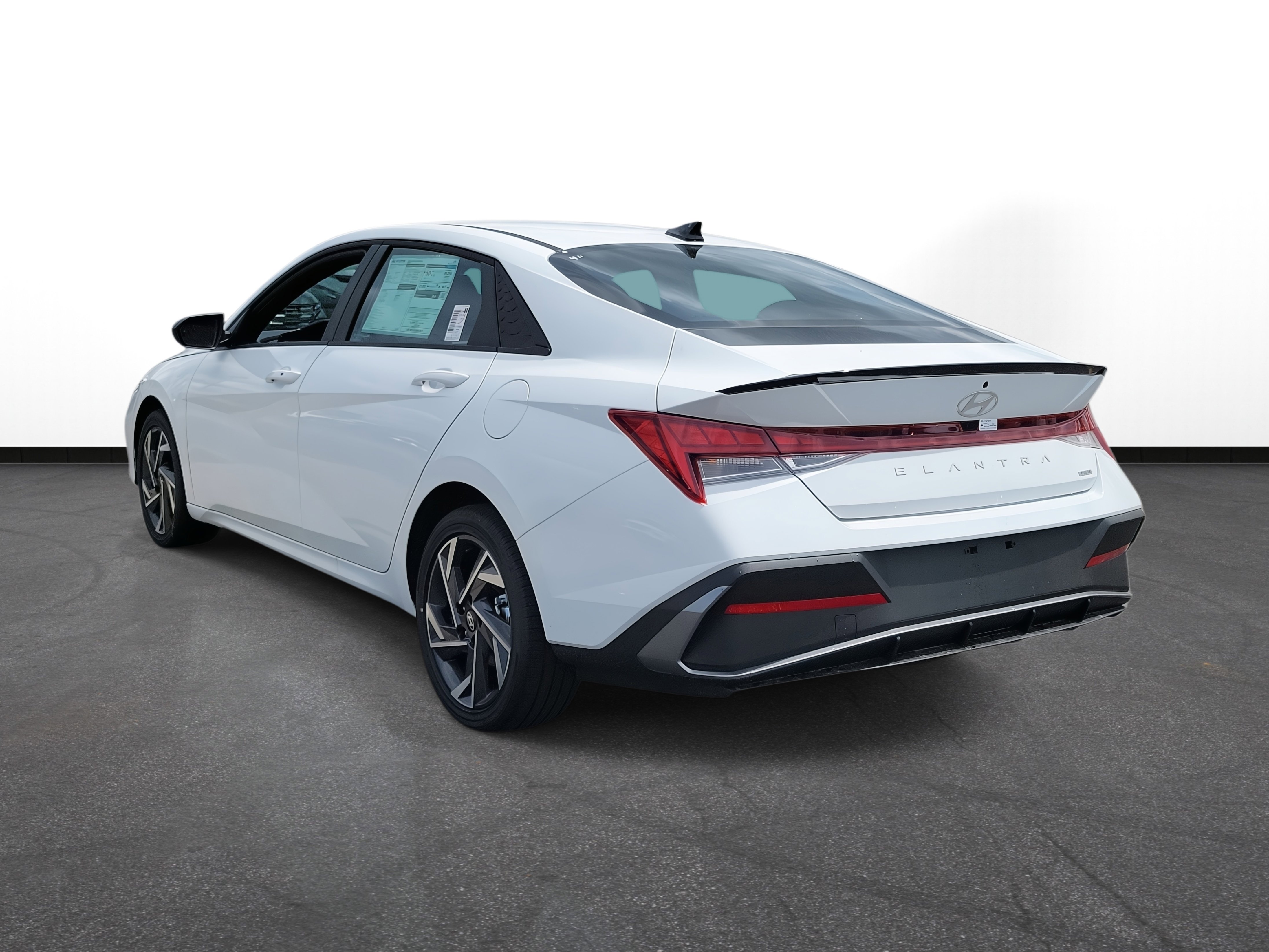 New 2025 Hyundai Elantra SEL w/ Cargo Package FWD image 3