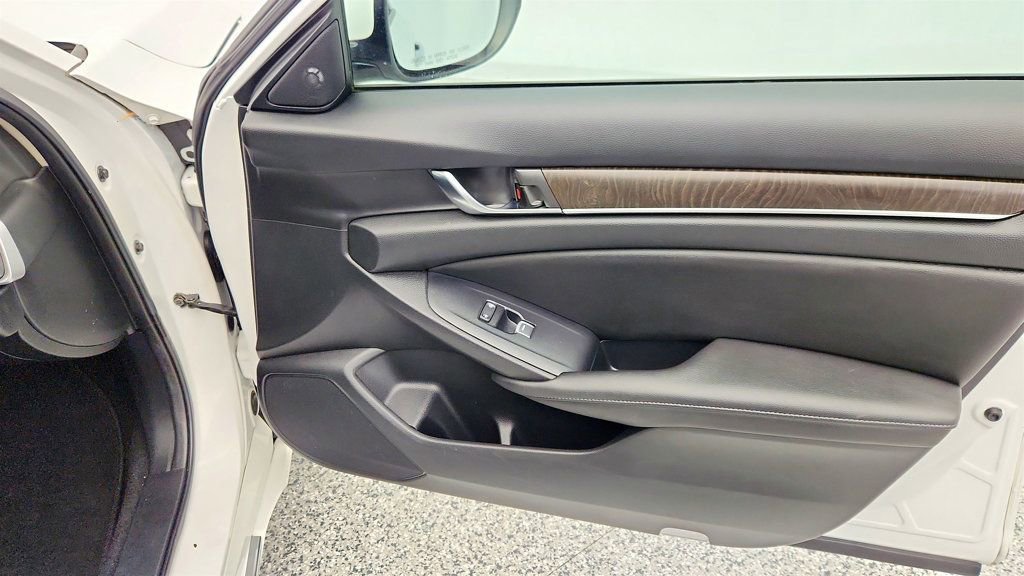 Used 2019 Honda Accord Touring image 25