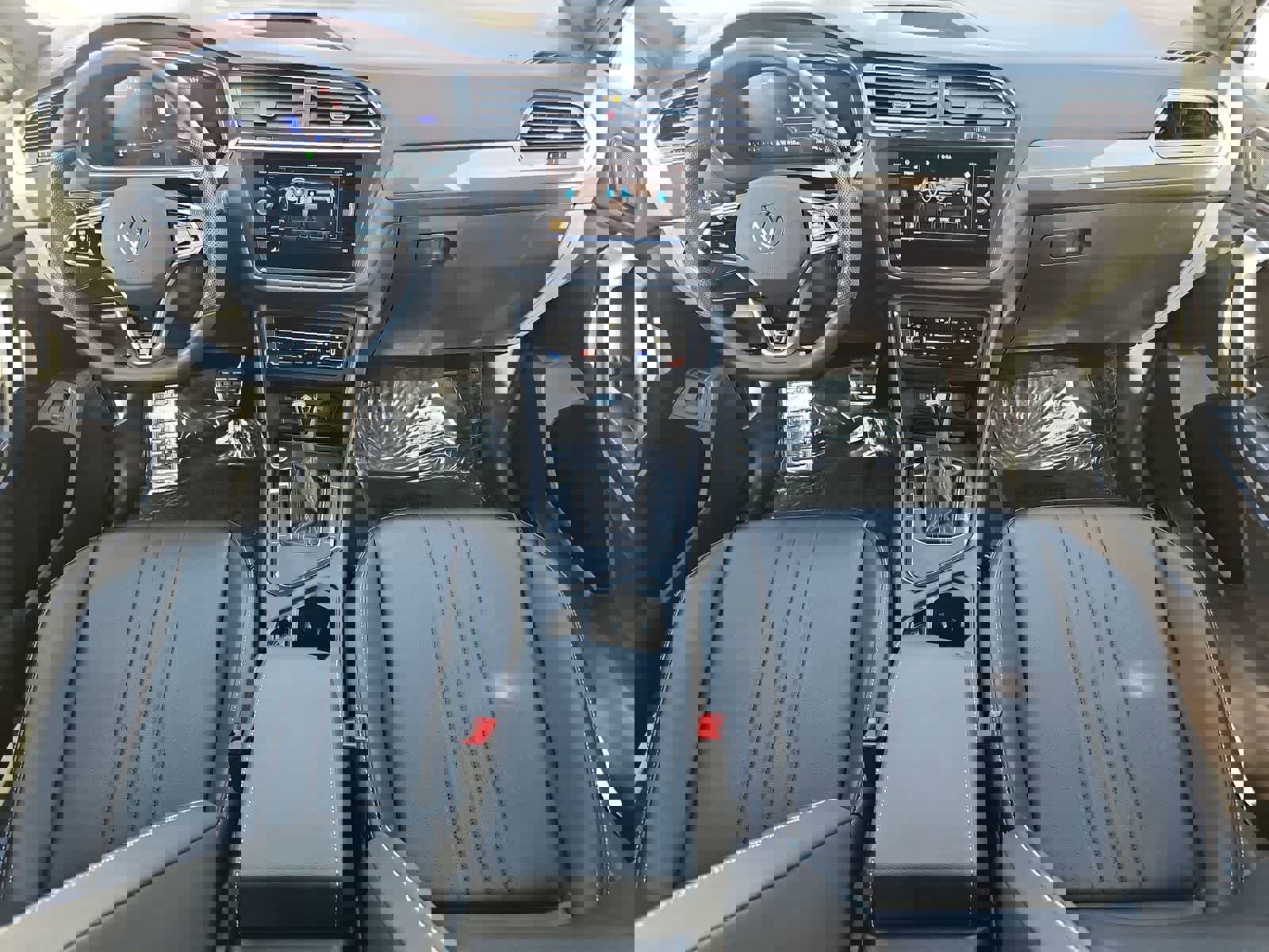 Used 2024 Volkswagen Tiguan SE R-Line image 16