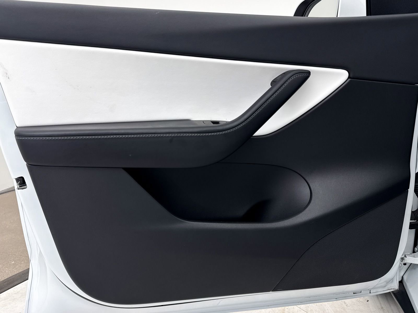 Used 2022 Tesla Model Y Long Range image 47