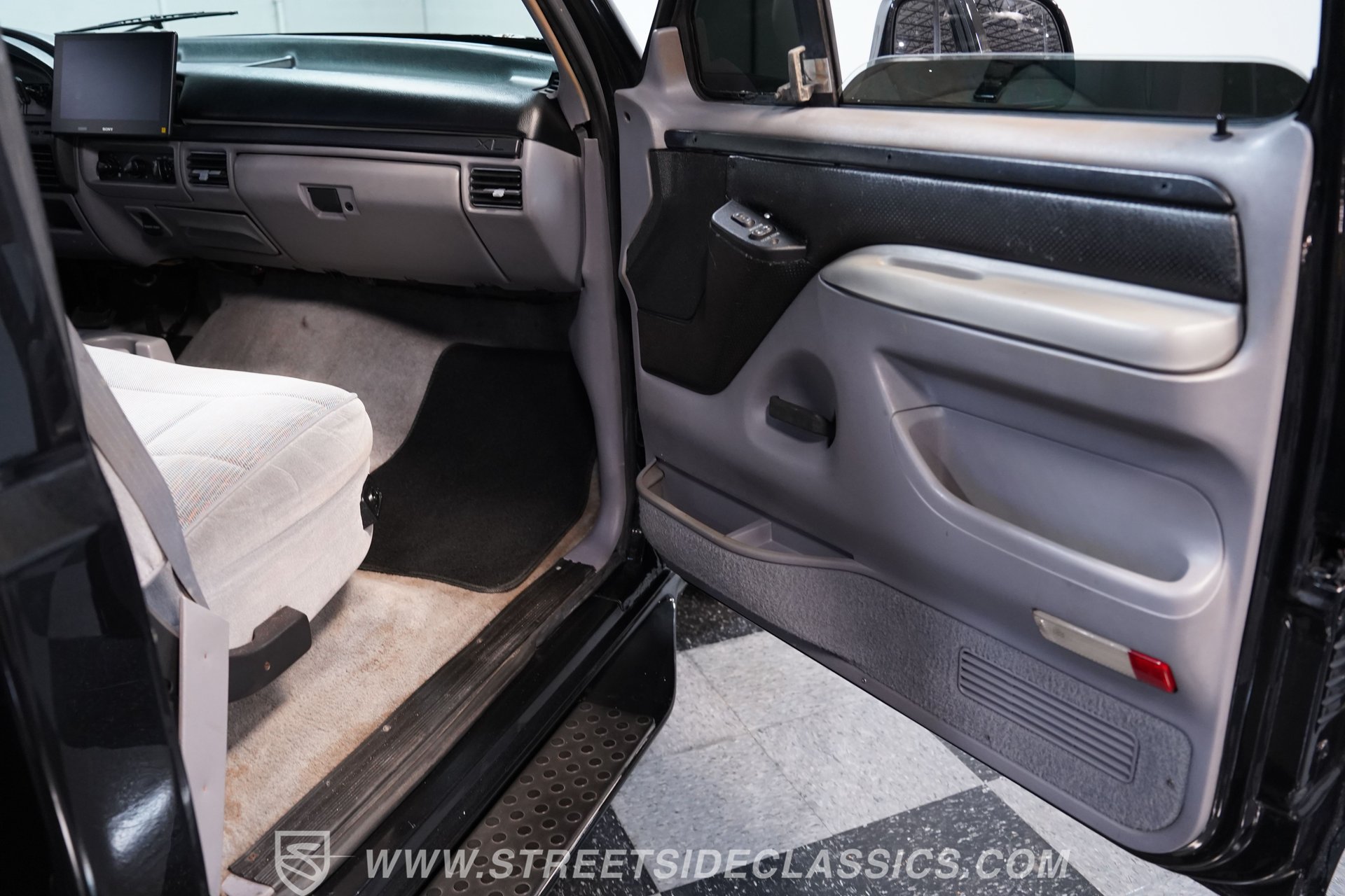 Used 1994 Ford F150 XL RWD image 38