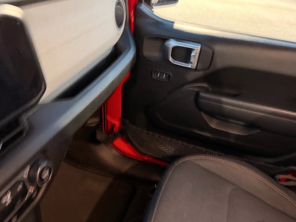 Used 2024 Jeep Wrangler Sport S image 9