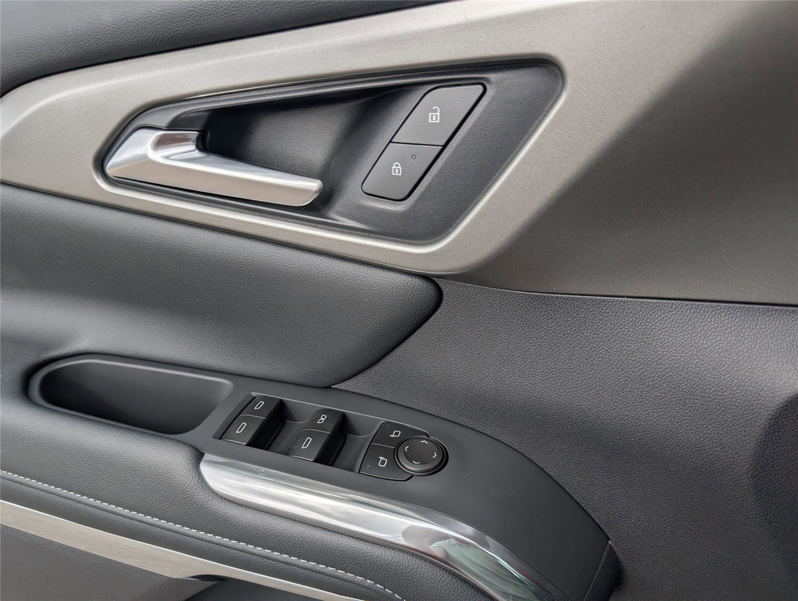 New 2026 Chevrolet Traverse LT w/ Sun and Wheel Package image 39