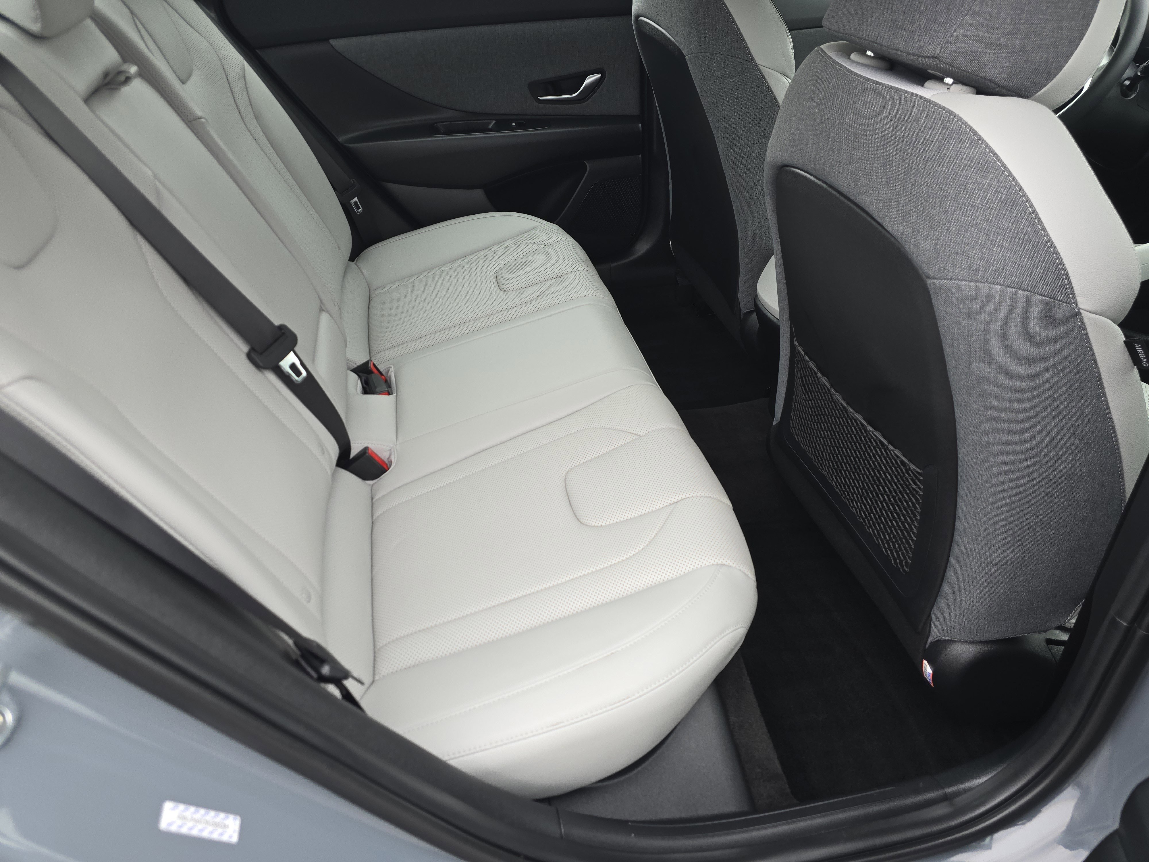 Used 2022 Hyundai Elantra Limited w/ Cargo Package image 16