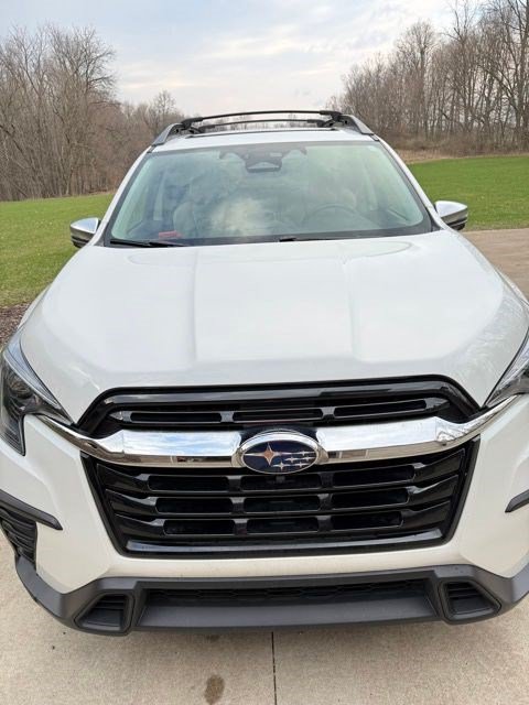 Used 2023 Subaru Ascent Limited w/ Technology Package AWD/4WD image 3