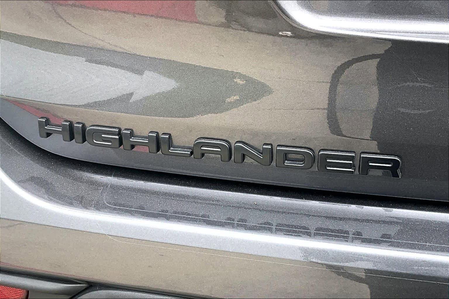 Used 2023 Toyota Highlander XLE image 9