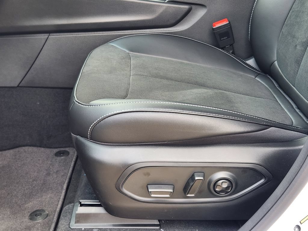 New 2026 Jeep Grand Cherokee Altitude RWD image 17