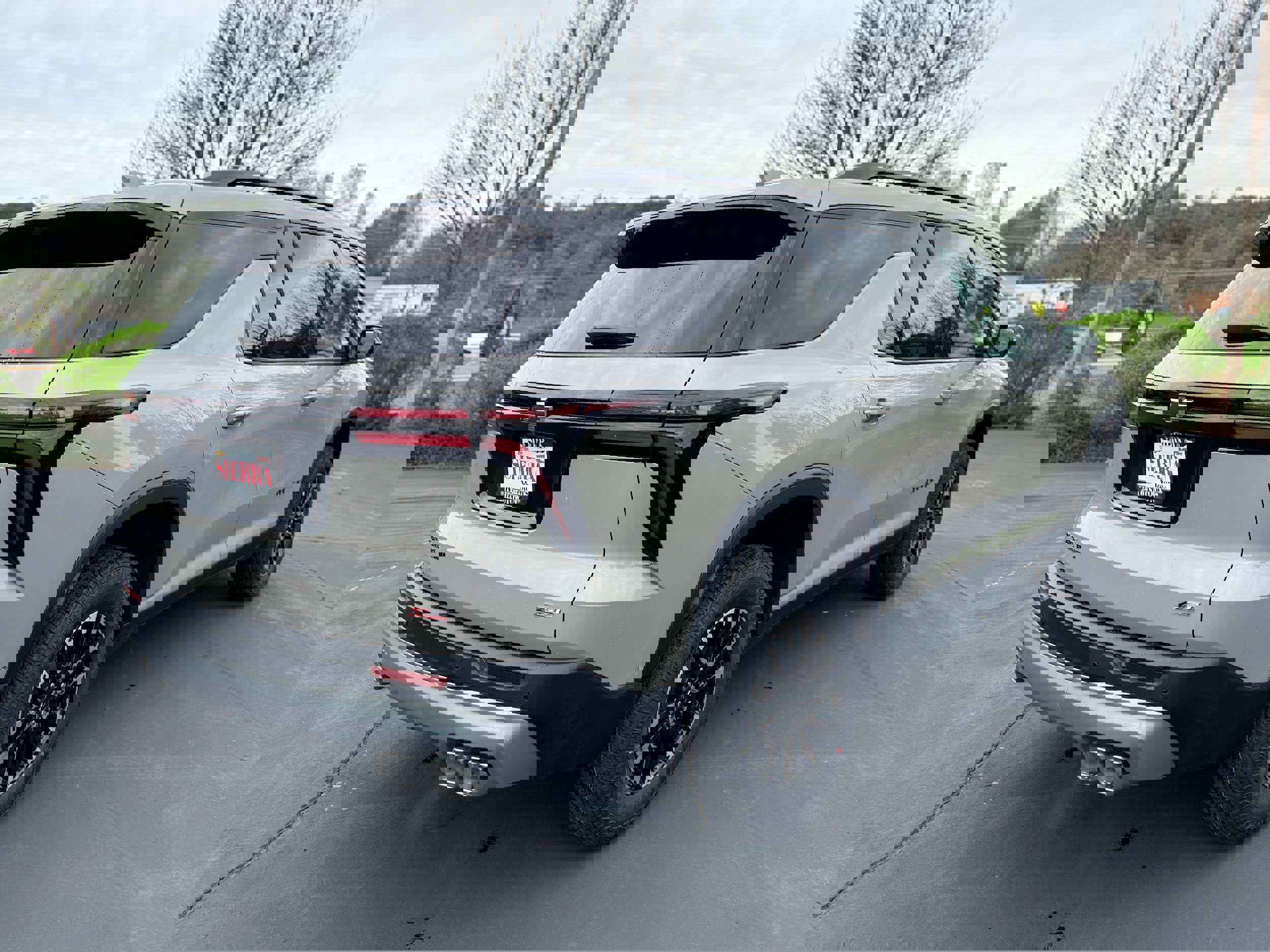 New 2026 Chevrolet Traverse Z71 w/ Enhanced Driving Package image 4