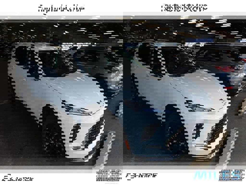 Used 2025 Buick Envision Sport Touring image 1