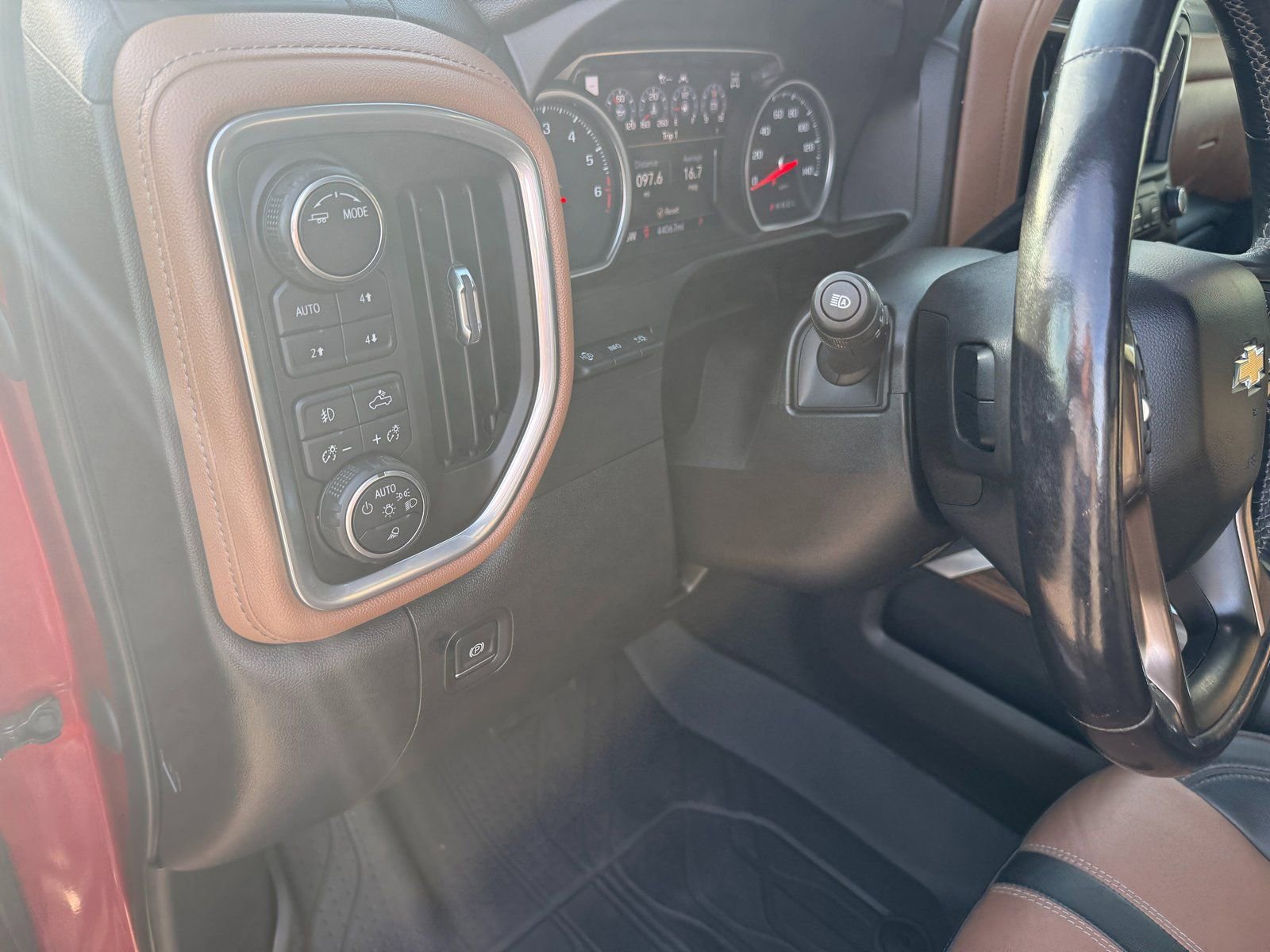 Used 2021 Chevrolet Silverado 1500 High Country w/ Technology Package AWD/4WD image 10