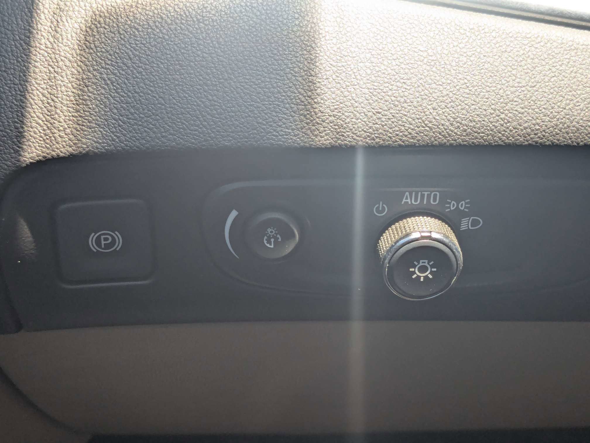 Used 2020 Buick Enclave Essence FWD image 30