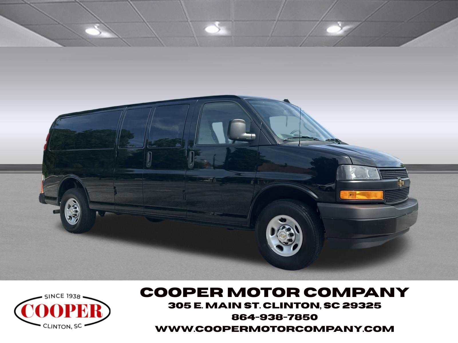 Used 2025 Chevrolet Express 3500 LS RWD image 7