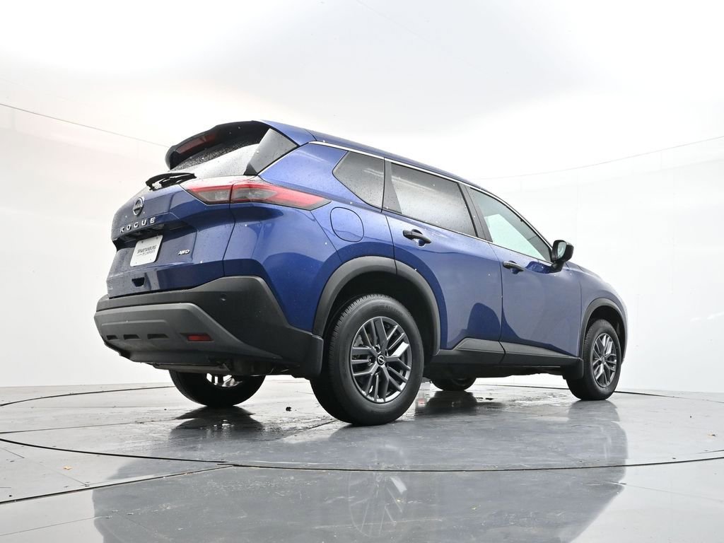 Used 2023 Nissan Rogue S image 32