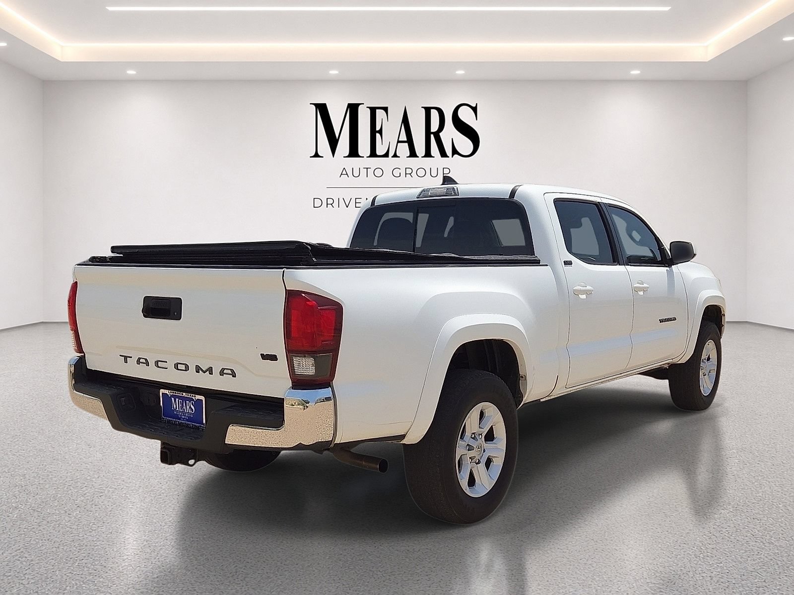 Used 2021 Toyota Tacoma SR5 RWD image 5