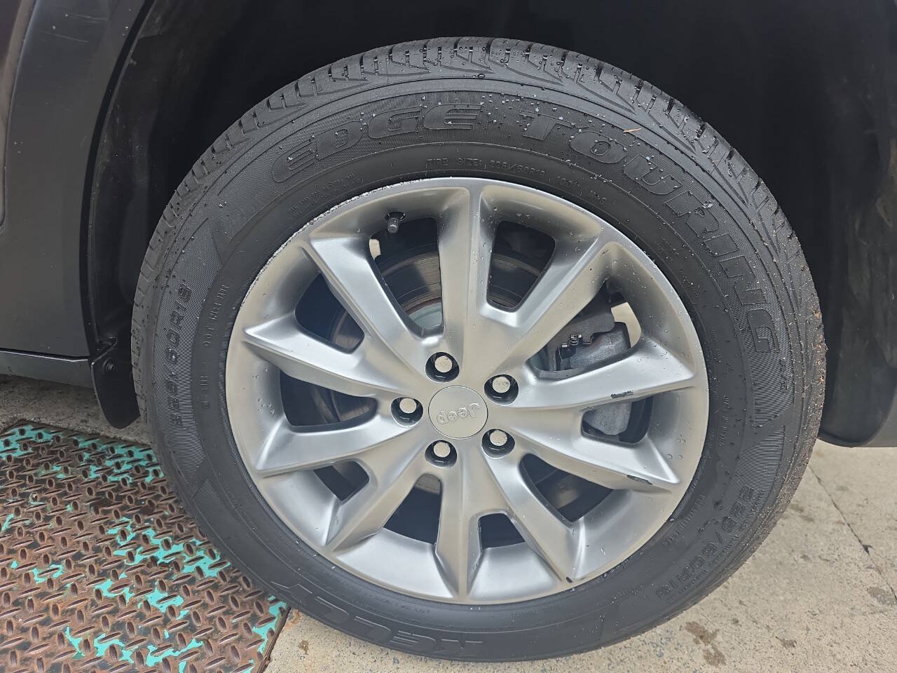 Used 2018 Jeep Cherokee Limited AWD/4WD image 12