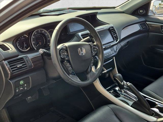 Used 2017 Honda Accord Touring image 10