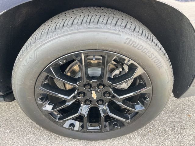 Used 2023 Chevrolet Suburban High Country image 5