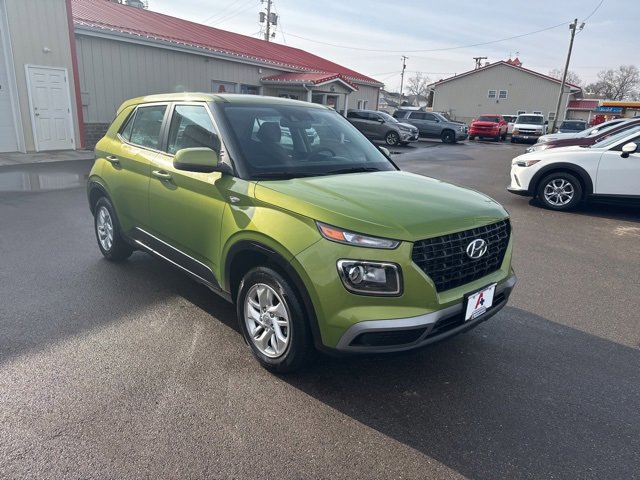 Used 2022 Hyundai Venue SE image 1