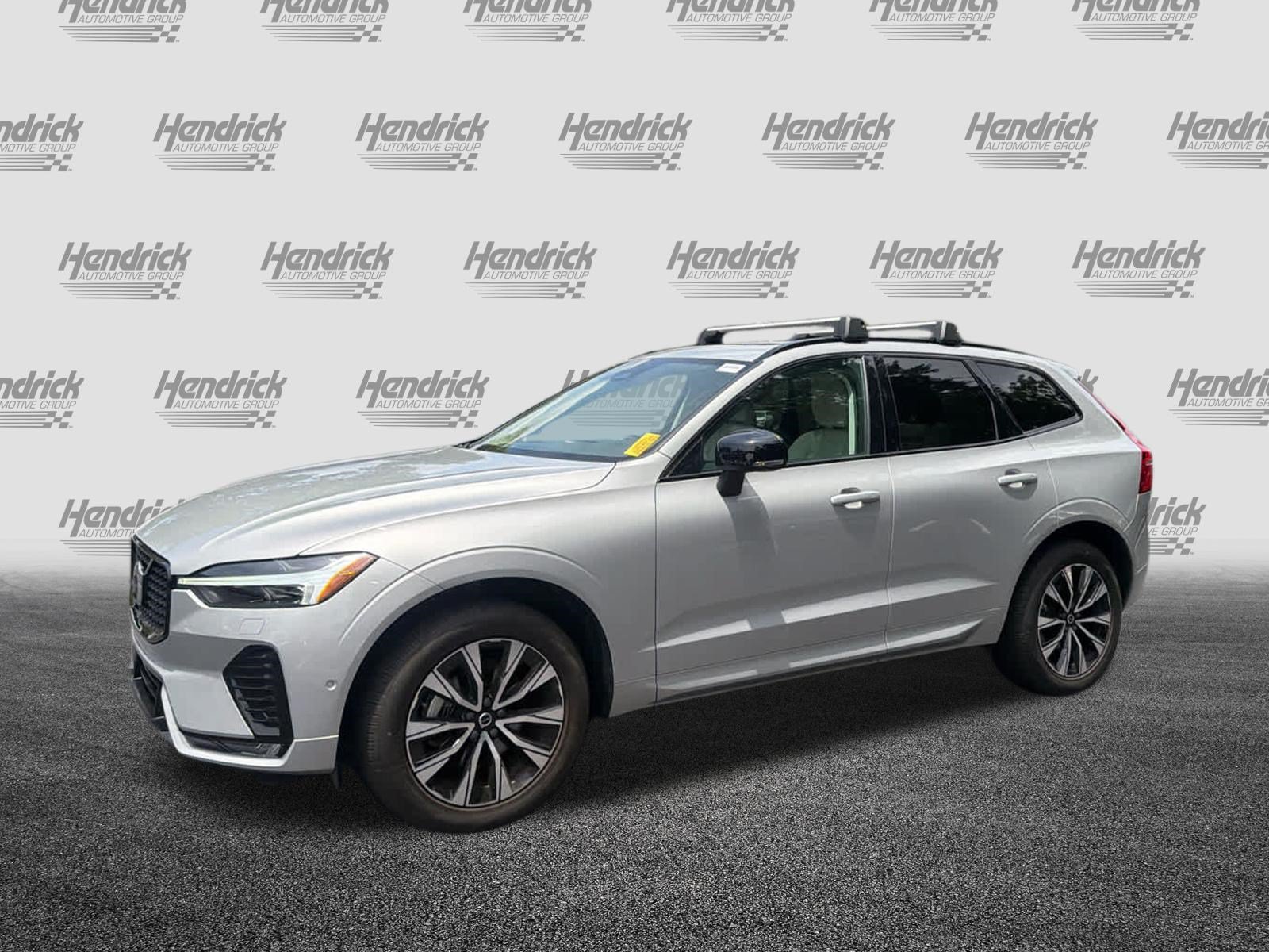 Used 2024 Volvo XC60 B5 Plus w/ Protection Package Premier AWD/4WD image 9