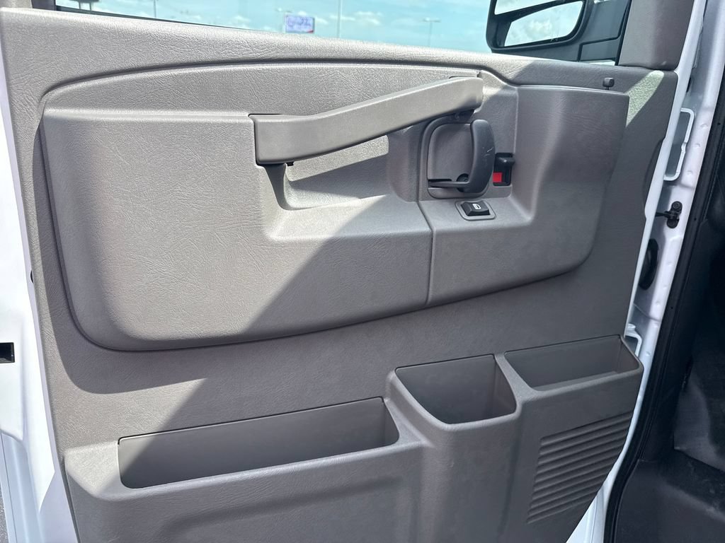New 2026 Chevrolet Express 2500 w/ Driver Convenience Package RWD image 23