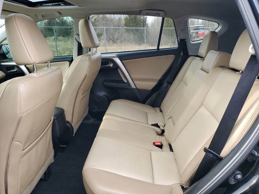 Used 2015 Toyota RAV4 Limited image 28