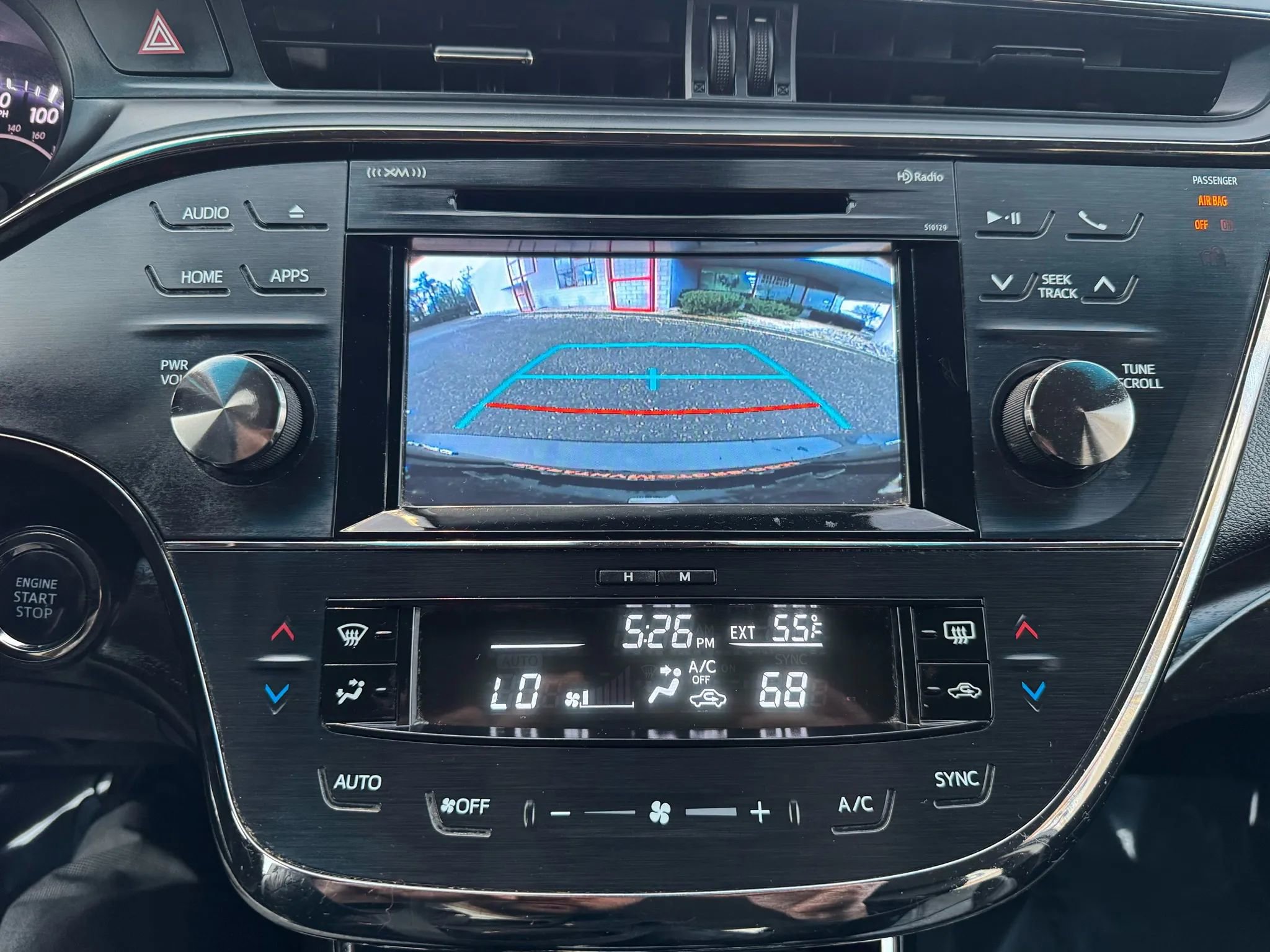 Used 2018 Toyota Avalon XLE image 29
