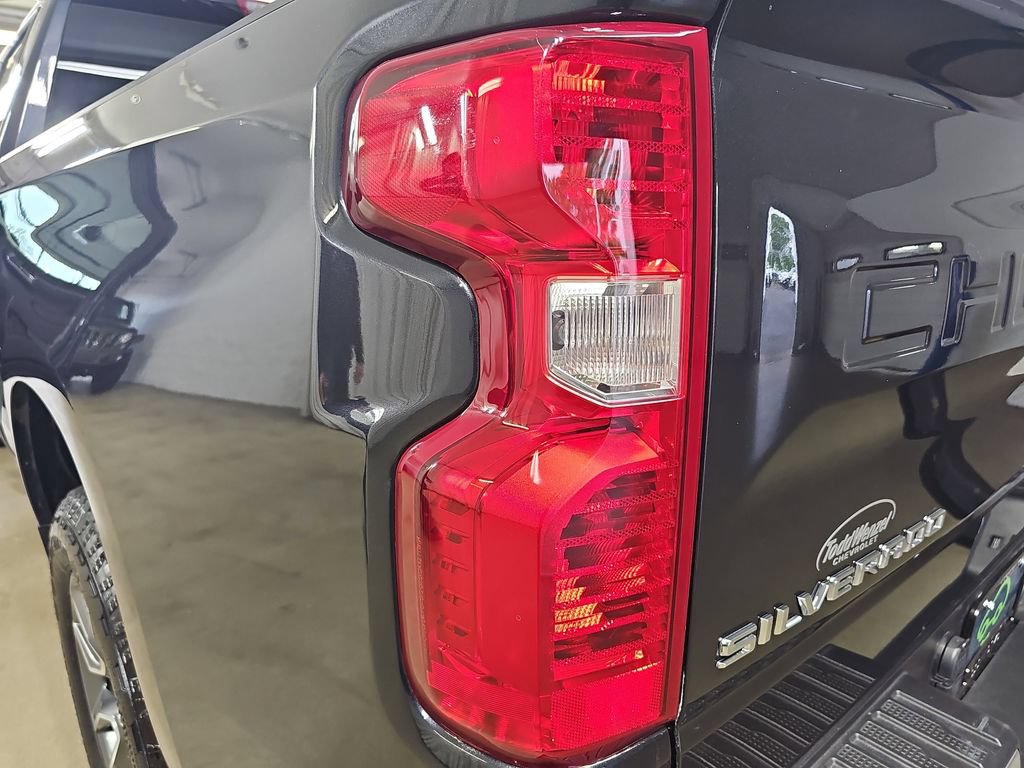 Certified 2024 Chevrolet Silverado 1500 LT AWD/4WD image 39